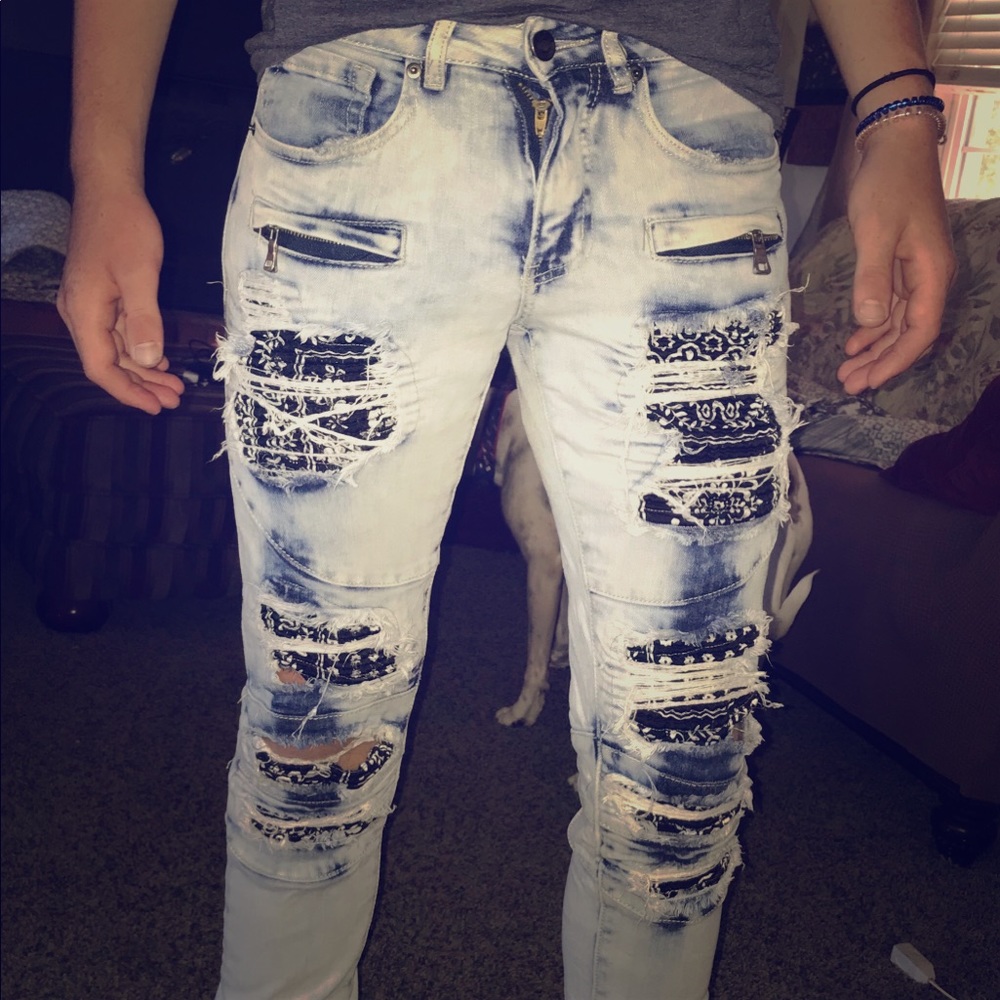 Men’s ripped jeans
